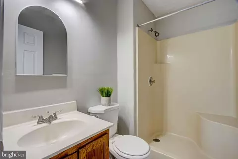 Bath - 3147 Ebbtide Dr, Edgewood, MD 21040 photo 2 of 3