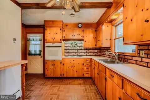 Kitchen - 2400 Reckord Rd, Fallston, MD 21047 photo 7 of 9