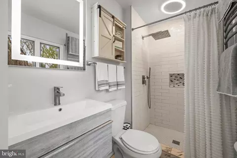 Bath - 2414 Derby Dr, Fallston, MD 21047 photo 2 of 3
