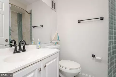 Bath - 414 Enfield Rd, Joppa, MD 21085 photo 3 of 4