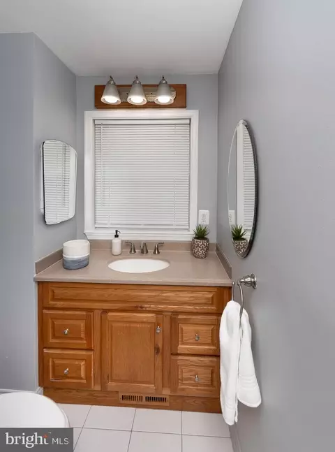 Bath - 2011 Hanson Rd, Edgewood, MD 21040 photo 1 of 5