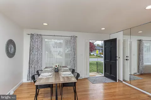 Entry Way - 2011 Hanson Rd, Edgewood, MD 21040 photo 1 of 4