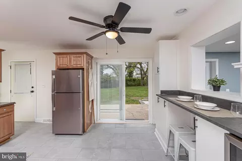 Entry Way - 2011 Hanson Rd, Edgewood, MD 21040 photo 2 of 4