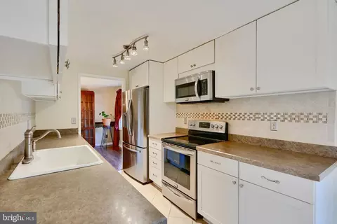 673 Towne Center Dr, Joppa, MD 21085 photo 9