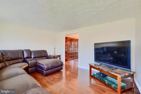673 Towne Center Dr, Joppa, MD 21085 photo 5