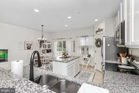 Kitchen - 807 Magnolia Ridge Ct, Joppa, MD 21085 photo 2 of 5