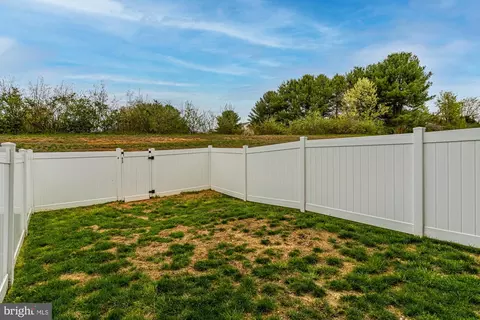 Exterior - 807 Magnolia Ridge Ct, Joppa, MD 21085 photo 4 of 6