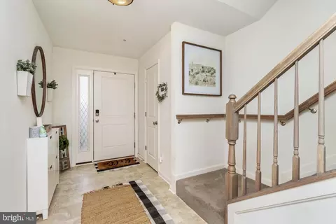Entry Way - 807 Magnolia Ridge Ct, Joppa, MD 21085 photo 3 of 10