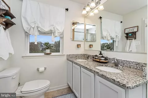 Bath - 807 Magnolia Ridge Ct, Joppa, MD 21085 photo 3 of 3