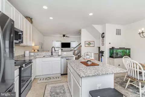 Kitchen - 807 Magnolia Ridge Ct, Joppa, MD 21085 photo 5 of 5
