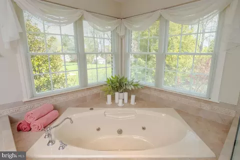 Bath - 2431 Munford Dr, Fallston, MD 21047 photo 3 of 6