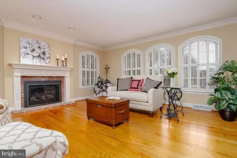 Living - 2431 Munford Dr, Fallston, MD 21047 photo 5 of 7