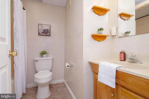 Bath - 3052 Benefit Ct, Abingdon, MD 21009 photo 2 of 2