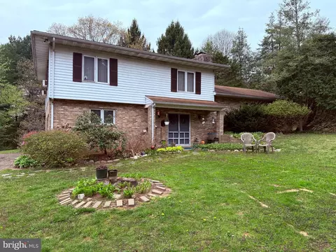 4050 Grande View Dr, Pylesville, MD 21132