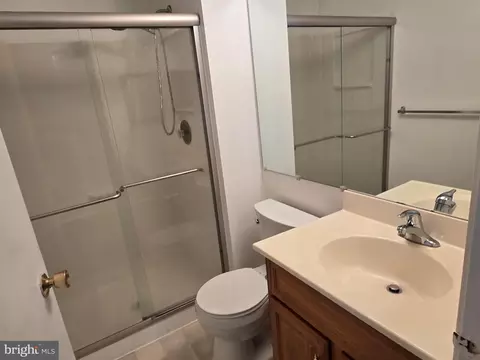 Bath - 2805 White Rose Ct, Abingdon, MD 21009 photo 1 of 2