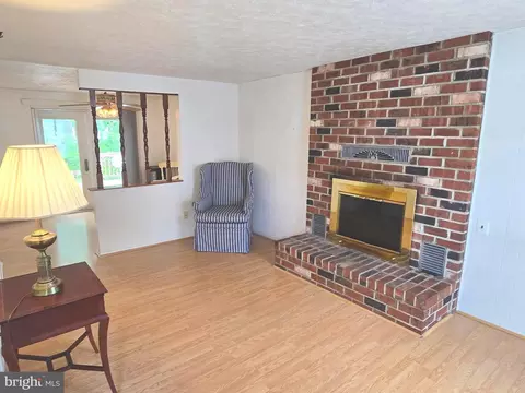 Living - 2805 White Rose Ct, Abingdon, MD 21009 photo 4 of 5