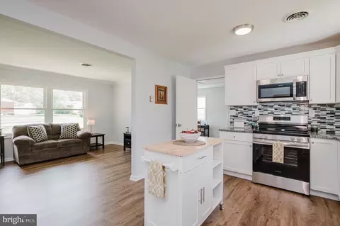 Kitchen - 1008 Emmerick Dr, Joppa, MD 21085 photo 3 of 4