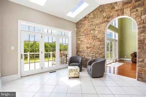 Entry Way - 2780 Harford Rd, Fallston, MD 21047 photo 1 of 5