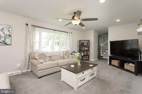 Living - 309 Garnett Rd, Joppa, MD 21085 photo 2 of 2