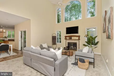 Living - 2200 Exeter Ct, Fallston, MD 21047 photo 2 of 7
