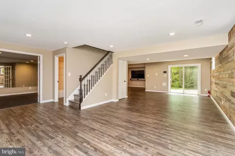 Living - 2200 Exeter Ct, Fallston, MD 21047 photo 4 of 7