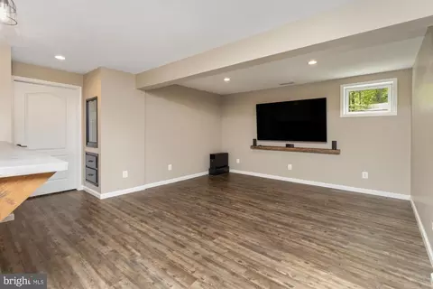 Living - 2200 Exeter Ct, Fallston, MD 21047 photo 6 of 7