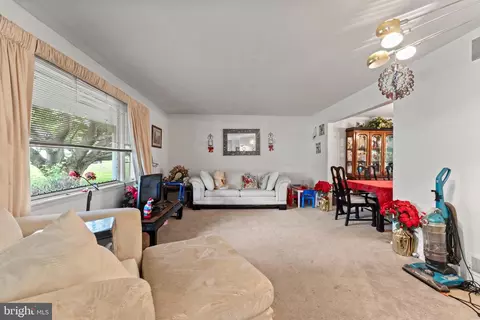 2407 Rochelle Dr, Fallston, MD 21047 photo 6