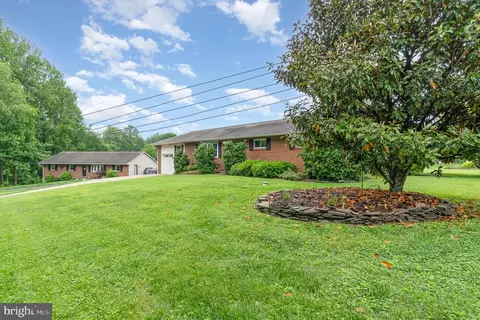 1203 Wild Orchid Dr, Fallston, MD 21047 photo 3