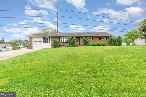 1203 Wild Orchid Dr, Fallston, MD 21047 photo 4