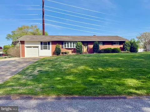 1203 Wild Orchid Dr, Fallston, MD 21047 photo 2