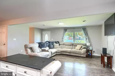 Entry Way - 800 Foxwell Rd, Joppa, MD 21085 photo 3 of 5