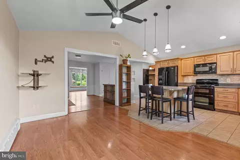 Entry Way - 312 Whitaker Mill Rd, Fallston, MD 21047 photo 4 of 9
