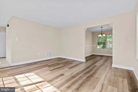 Living - 422 Crisfield Dr, Abingdon, MD 21009 photo 2 of 3