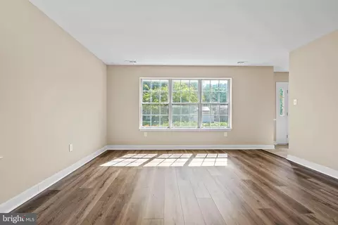 Living - 422 Crisfield Dr, Abingdon, MD 21009 photo 3 of 3