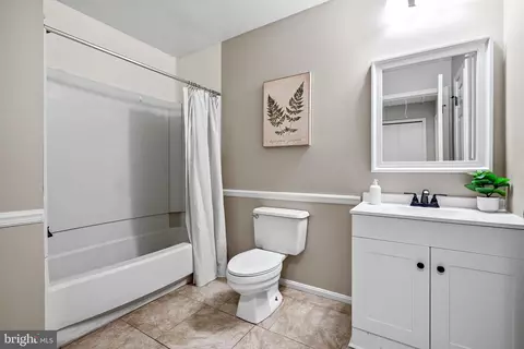 Bath - 422 Crisfield Dr, Abingdon, MD 21009 photo 2 of 2