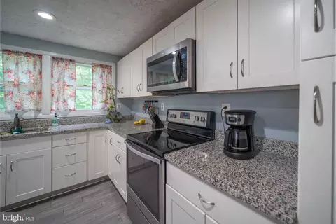 Kitchen - 622 Falconbridge Dr, Joppa, MD 21085 photo 3 of 3