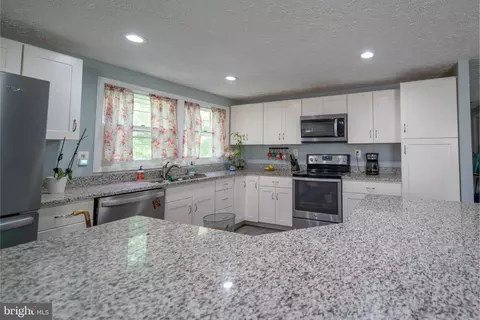 Kitchen - 622 Falconbridge Dr, Joppa, MD 21085 photo 2 of 3