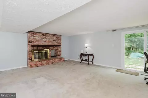 Living - 622 Falconbridge Dr, Joppa, MD 21085 photo 4 of 6