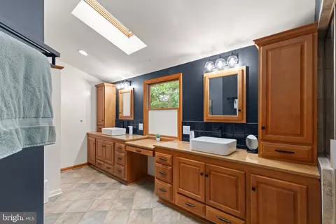 Bath - 607 Remington Rd, Fallston, MD 21047 photo 1 of 2