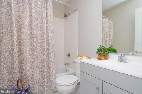 Bath - 613 Berwick Ct, Abingdon, MD 21009 photo 3 of 3