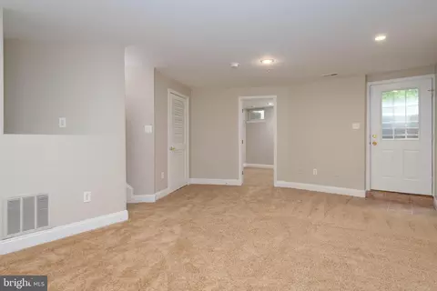 Living - 613 Berwick Ct, Abingdon, MD 21009 photo 6 of 7
