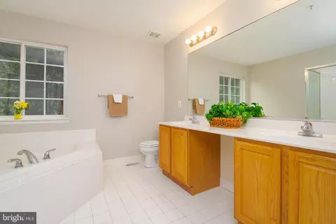 Bath - 613 Berwick Ct, Abingdon, MD 21009 photo 2 of 3