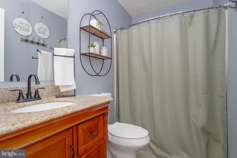 Bath - 726 Frans Dr, Abingdon, MD 21009 photo 2 of 3