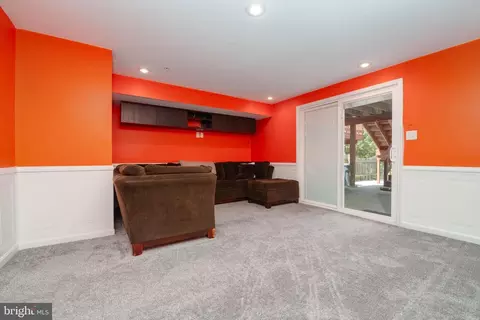 Living - 540 Doefield Ct, Abingdon, MD 21009 photo 5 of 6