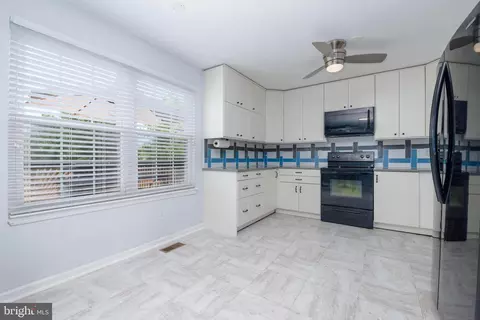 Kitchen - 540 Doefield Ct, Abingdon, MD 21009 photo 3 of 7