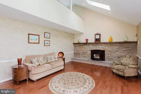 Living - 305 Overview Dr, Abingdon, MD 21009 photo 4 of 9