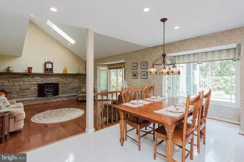 Dining - 305 Overview Dr, Abingdon, MD 21009 photo 4 of 4
