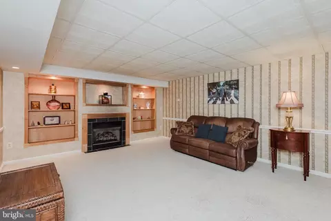 Living - 305 Overview Dr, Abingdon, MD 21009 photo 7 of 9