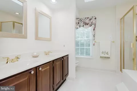 Bath - 305 Overview Dr, Abingdon, MD 21009 photo 2 of 5