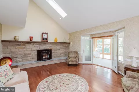 Living - 305 Overview Dr, Abingdon, MD 21009 photo 3 of 9